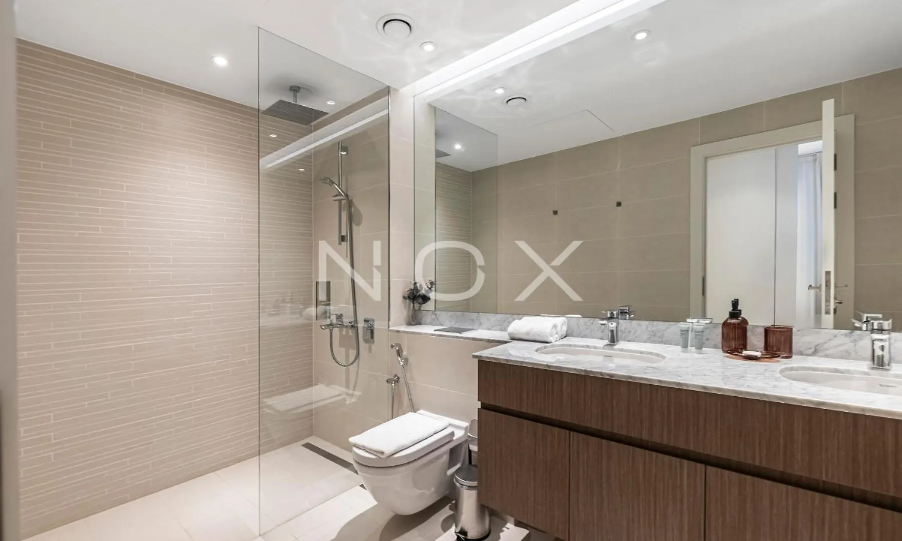 Stunning 2 Beds La Rive B2 Port Dela Mer Dubai Apartment