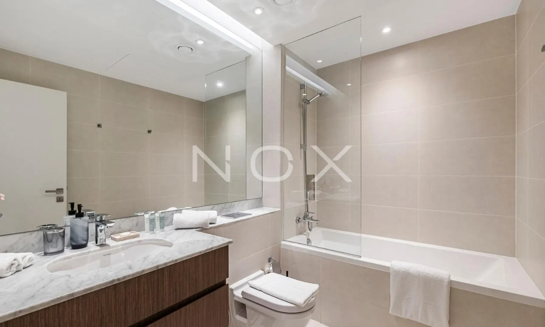 Stunning 2 Beds La Rive B2 Port Dela Mer Dubai